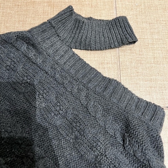 Intermix one sleeve sweater - Picture 2 of 6